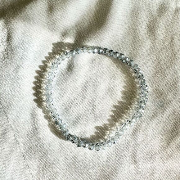 Silver sparkly beaded stretch bracelet - Picture 1 of 2
